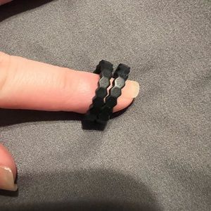 2 Qalo Womens stackable rings